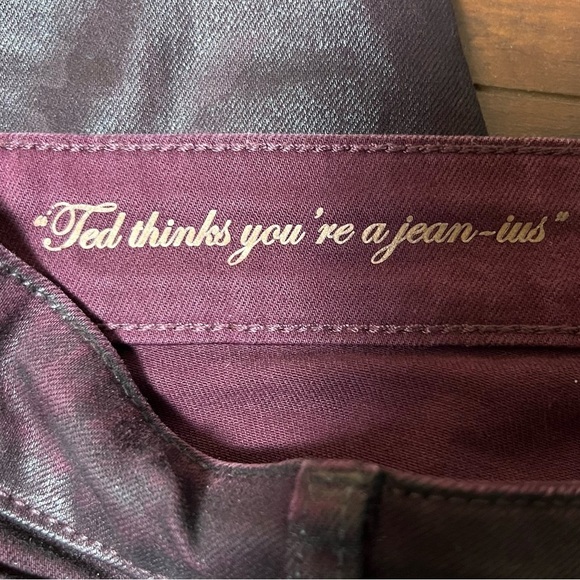 TED BAKER London Wax Oil Coated Denim Burgundy Floral Mid Rise Ankle Zip Size 26 - Picture 9 of 11